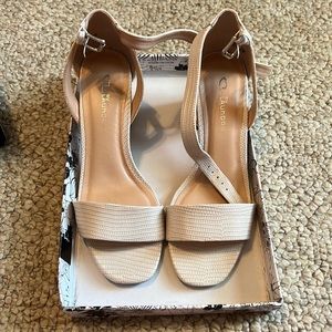 CL by Laundry block heel lizard print